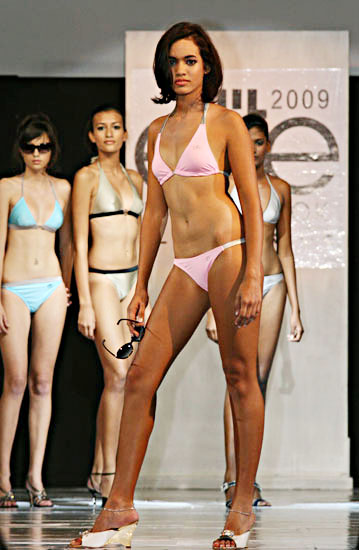 Elite Model Look 2009 Mauritius - Cindy Shaw in bikini