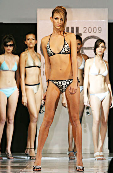 Elite Model Look 2009 Mauritius - Clara Thierry in bikini