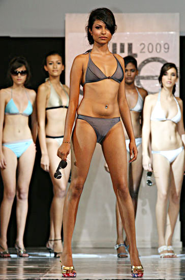 Elite Model Look 2009 Mauritius - Janita Deerpaul in bikini